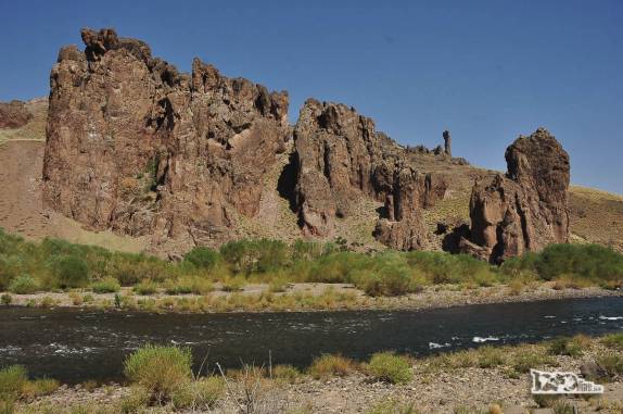 Um dos belos rios da região de Junín de Los Andes, no sul da Argentina, famosos pela pescaria de truta